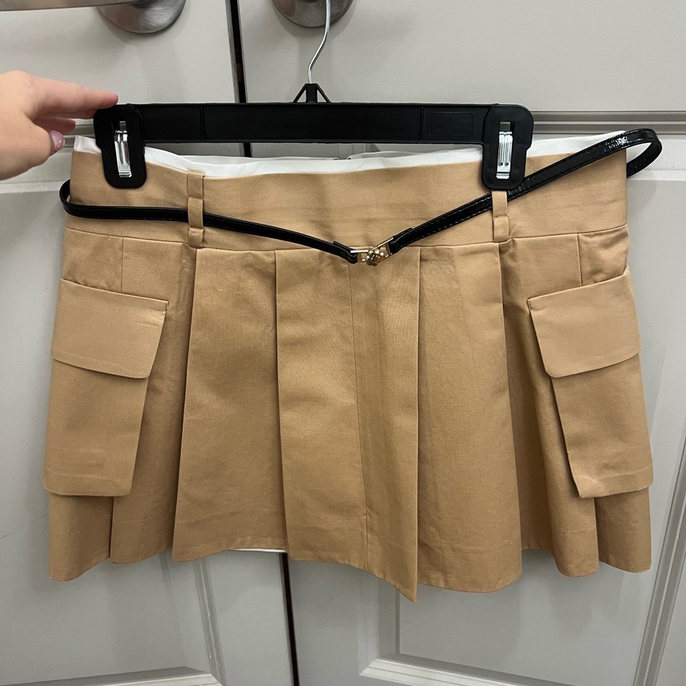 Maje Pleated Cargo Skirt with leather belt Detail